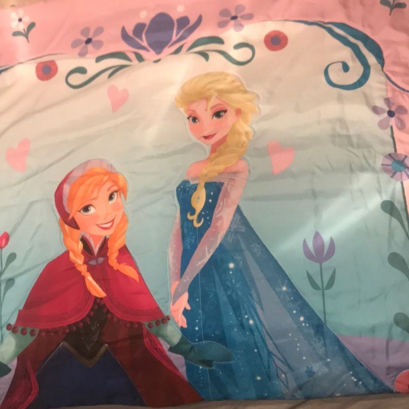 Disney Other - Toddler bed Frozen sheet set